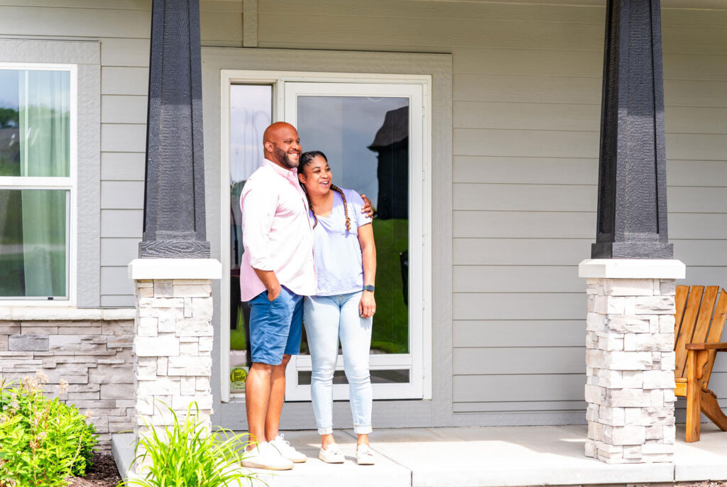 lifestyle-couple-neighborhood