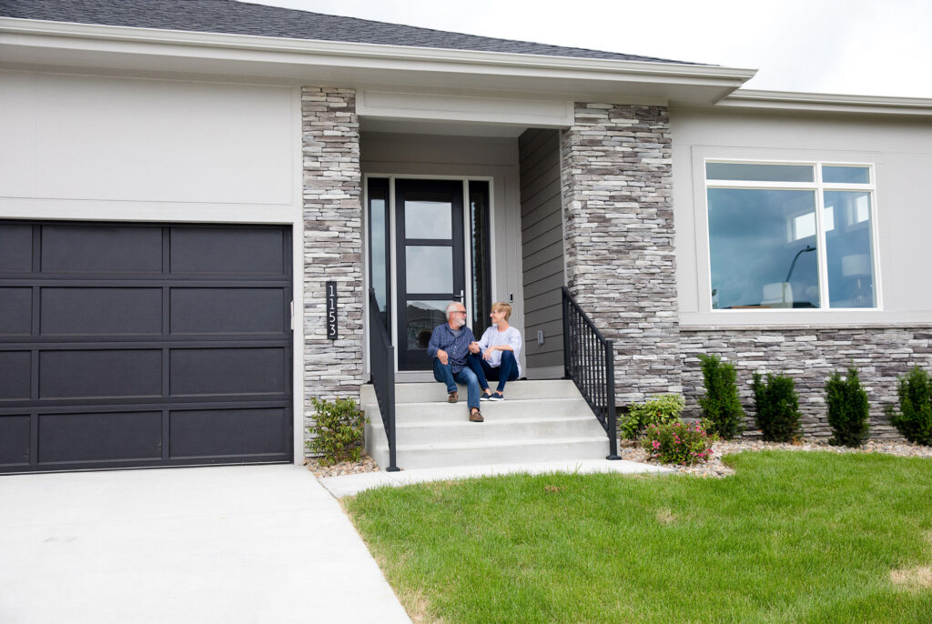 lifestyle-couple-porch