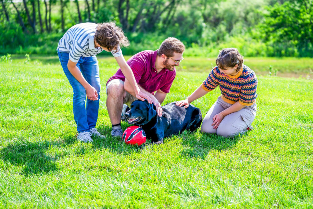 lifestyle-family-dog