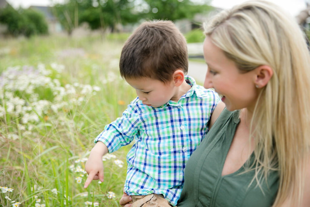 lifestyle-family-field