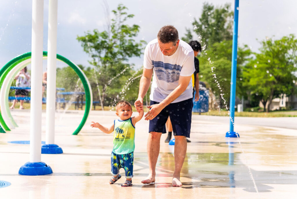 lifestyle-family-water